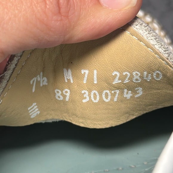 G.H. Bass & Co. White Handcrafted Patent Leather Weejuns withTassels Women’s 7.5 - Picture 8 of 12